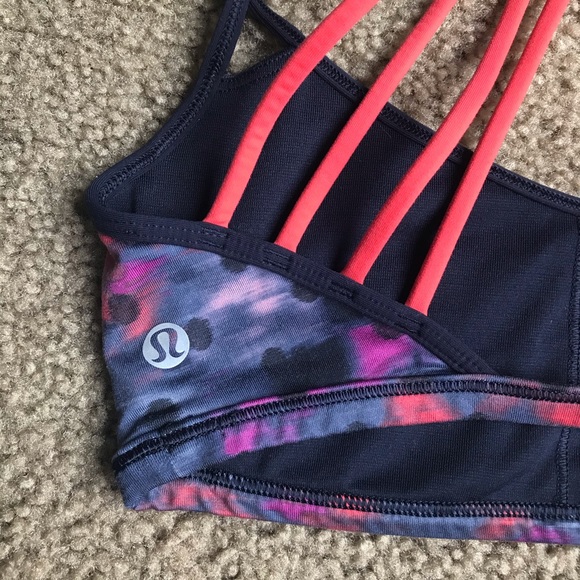 Lululemon Lighten Up Bra Sz 2 - Picture 7 of 8